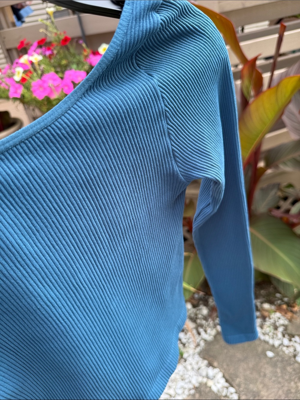 Free People Intimately - Meg Seamless Long-Sleeve Cami Size XS/S in Teal Color - Picture 8 of 8